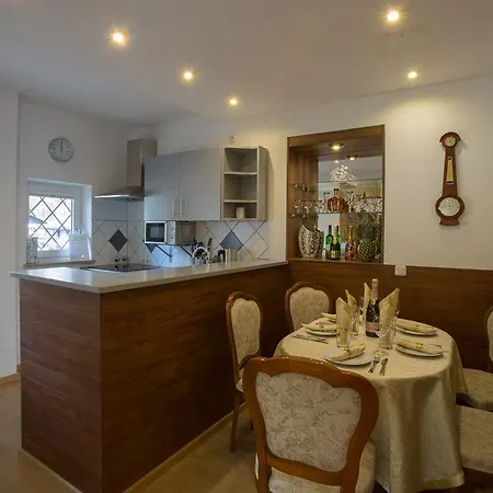 Golden Gapa Large Family Penthouse 6 *